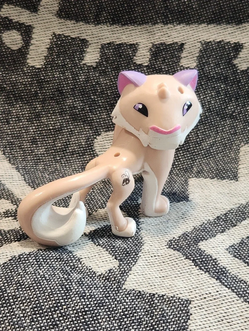 Animal Jam Snow Fort Den Exclusive Playset Leopard Action Figure